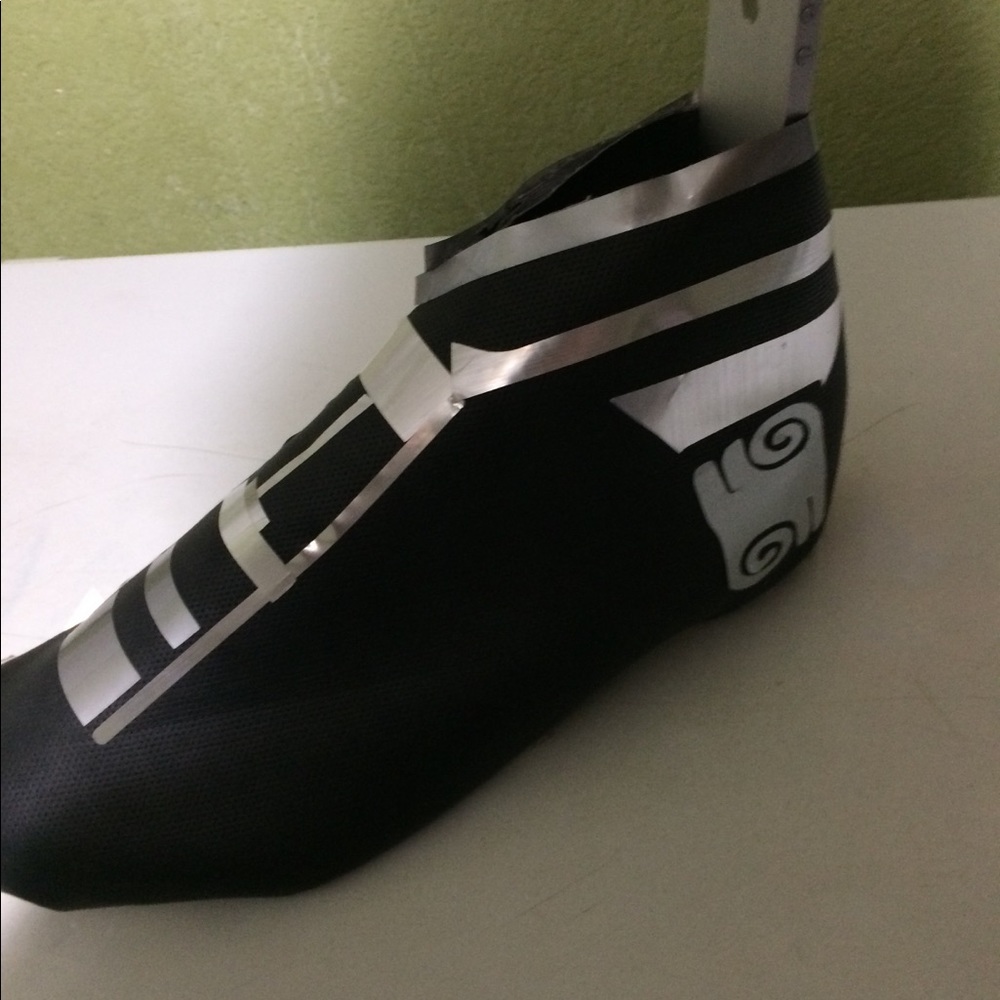 Ahevaheva Bluetooth shoe